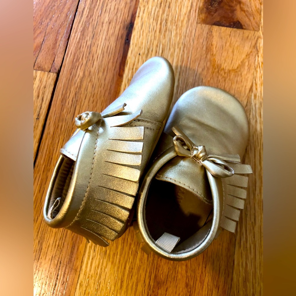 Baby gold shoes 18-24 m
